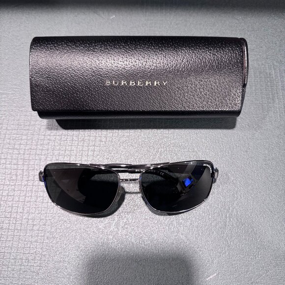 Burberry Men's Sunglasses with Case - Picture 1 of 6
